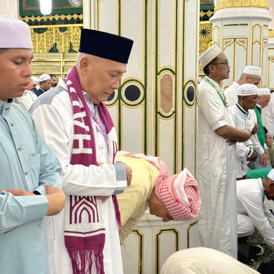 Momen Jamaah Umroh Hadiyya (Oktober 2024) Beribadah di Raudhah