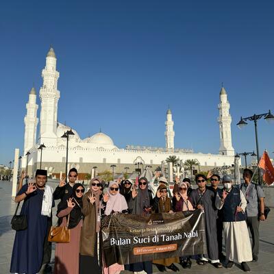 Jamaah Umrah: Bulan Suci di Tanah Nabi di Masjid Quba