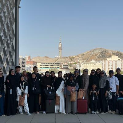 Keberangkatan Menuju Kota Madinah Menggunakan HHR: Permata Qurrota A'yun