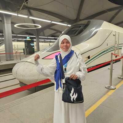 "Alhamdulillah, perjalanan umroh saya bersama Amasya Tour sangat berkesan. Pelayanan dari awal sampai akhir sangat profesional. Muthawwifnya ramah dan berilmu, membuat ibadah kami terasa lebih khusyuk."