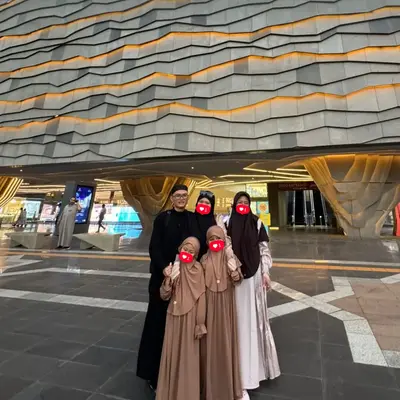 Umroh Keluarga Bersama Salwa & Travel Pasti Aman,Bahagia, & Berkah - Keberangkatan Okt 2025