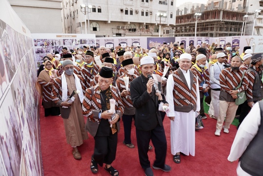 JASA DAN PAKET HAJI - DAFTAR CALON JEMAAH HAJI KHUSUS